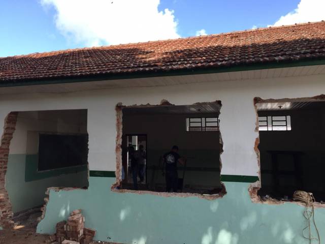 =Iniciada a construção de novos banheiros na escola Maria José