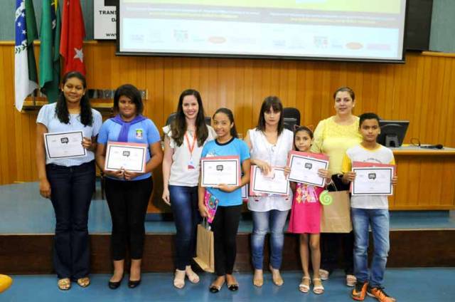 =ALUNOS PARTICIPAM DO PROJETO DEBATEDORES MIRINS 