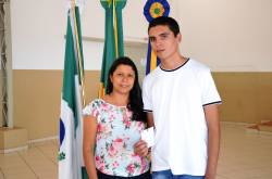 Jovens recebem certificado de dispensa do serviço militar