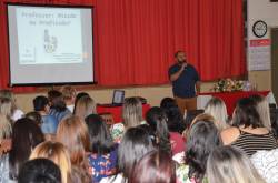 Professores participam de capacitação profissional