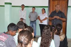 Prefeito Acácio entrega os novos banheiros da Escola Maria José