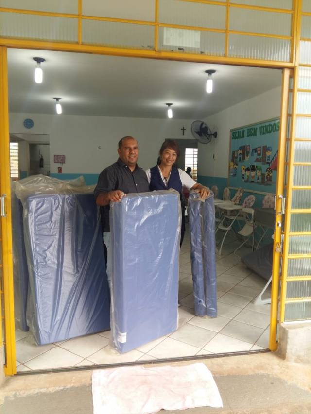 =Educação entrega equipamentos nas escolas municipais