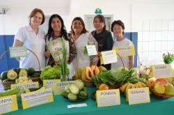 MARIA MITIKO DESENVOLVE PROJETO SOBRE ALIMENTAÇÃO SAUDÁVEL.