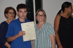 Entrega de certificados do curso de manutenção de motocicletas 