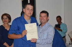 Entrega de certificados do curso de manutenção de motocicletas 