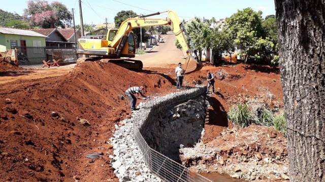 =Continuidade da obra de pavimentação com paver na Orlando Gregório