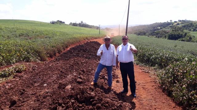 =MANUTENÇÃO DA ESTRADA RURAL NA SEÇÃO CAFÉ FORTE