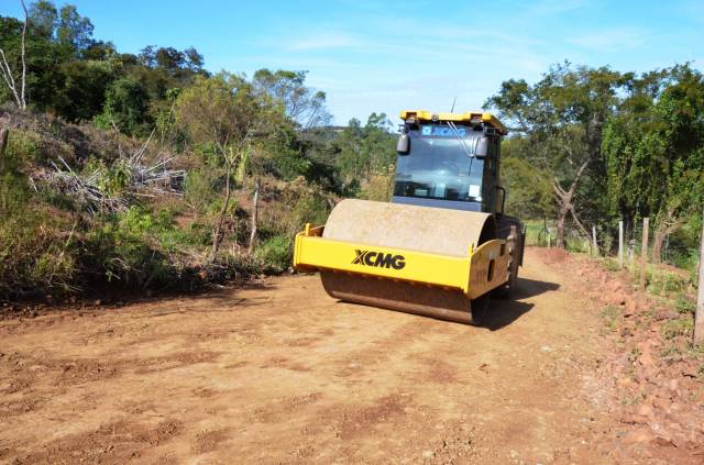 =READEQUAÇÃO DA ESTRADA RURAL NO PAU D'ALHO DO SUL.