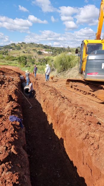 CONSTRUÇÃO DA GALERIA PLUVIAL NAS 40 CASAS.