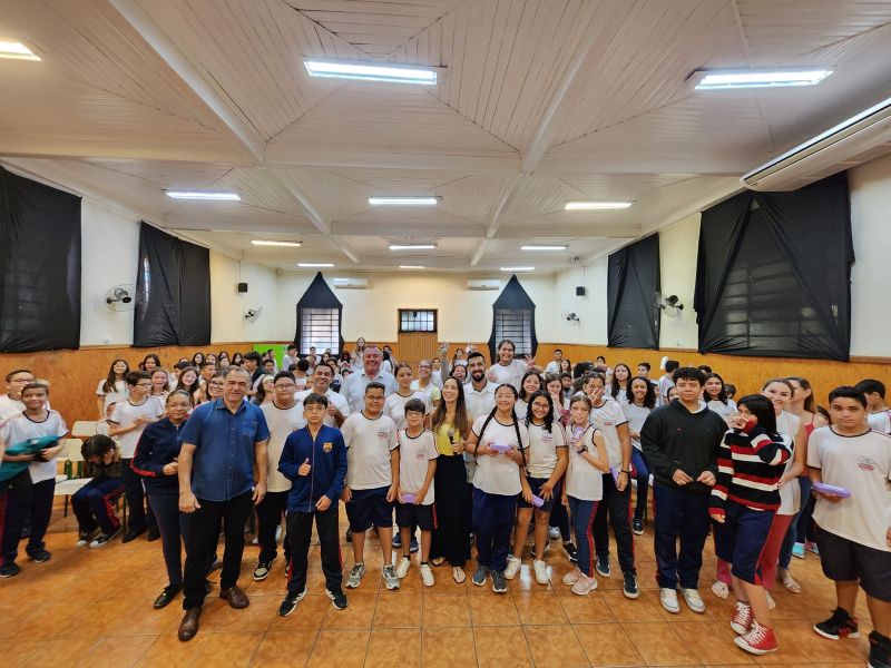 =SAÚDE NA ESCOLA ENTREGA 26 ÓCULOS PARA ALUNOS DO COLÉGIO BARÃO 