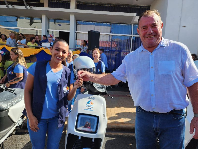 =PREFEITURA DE ASSAÍ LANÇA PROGRAMA INOVADOR REMÉDIO EM CASA, ENTREGANDO MOTOS ELÉTRICAS PARA AGENTES DE SAÚDE.