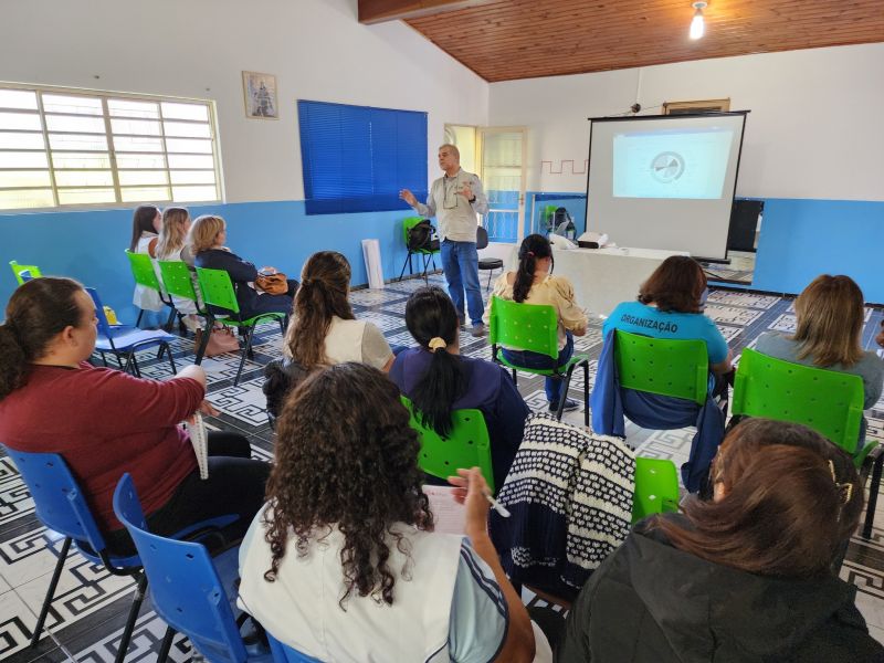 =PROFESSORES DE ASSAÍ PARTICIPAM DE CAPACITAÇÃO PARA O CONCURSO AGRINHO 2025.