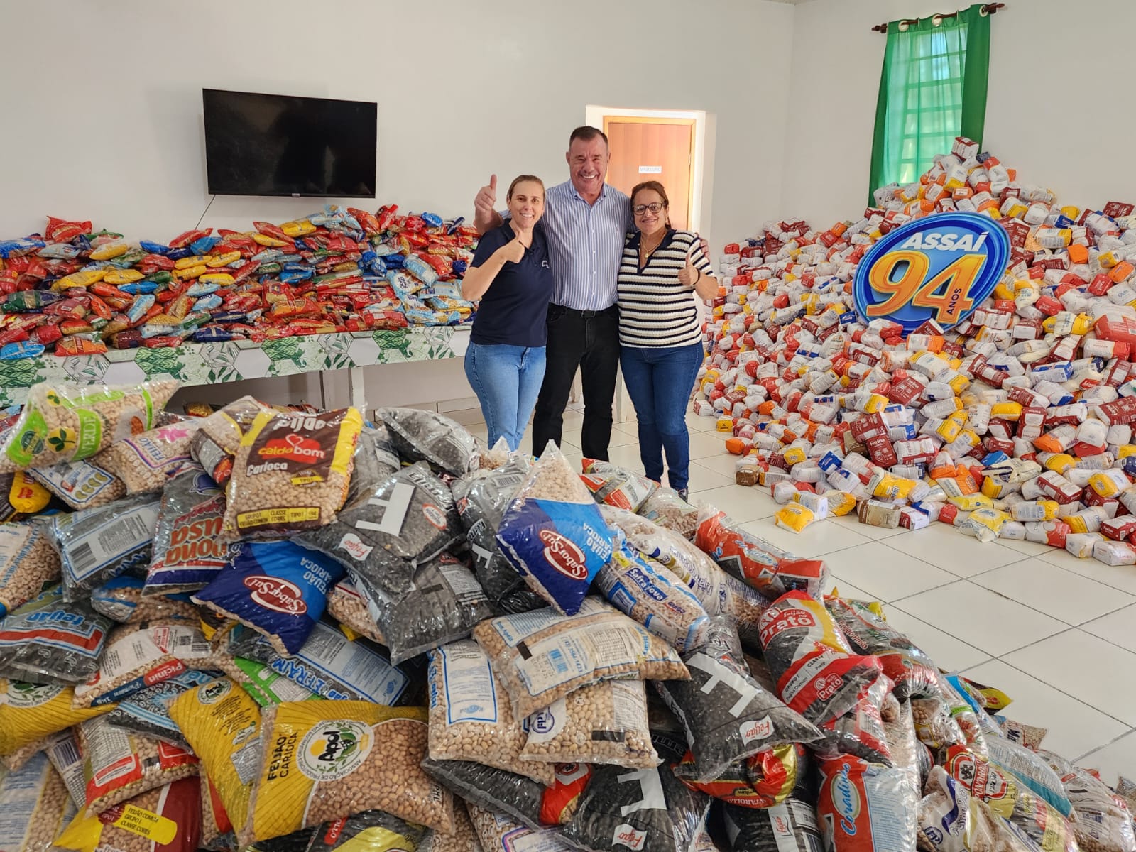 PREFEITURA DE ASSAÍ ARRECADA 22 TONELADAS DE ALIMENTOS NA FESTA DE 94 ANOS.
