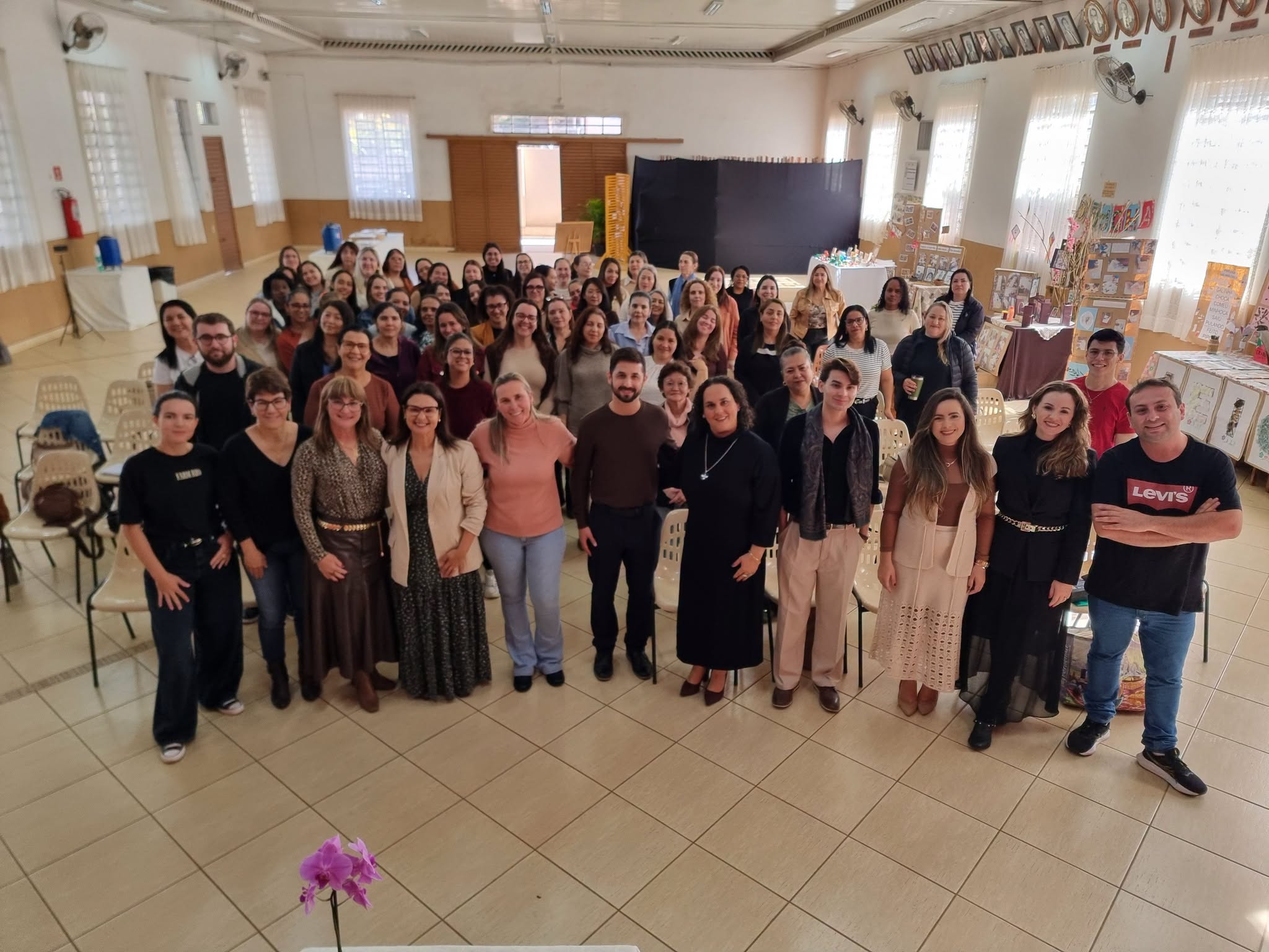 PROFESSORES DA EDUCAÇÃO INFANTIL CONCLUEM FORMAÇÃO CONTINUADA CONECTASABER EM ASSAÍ