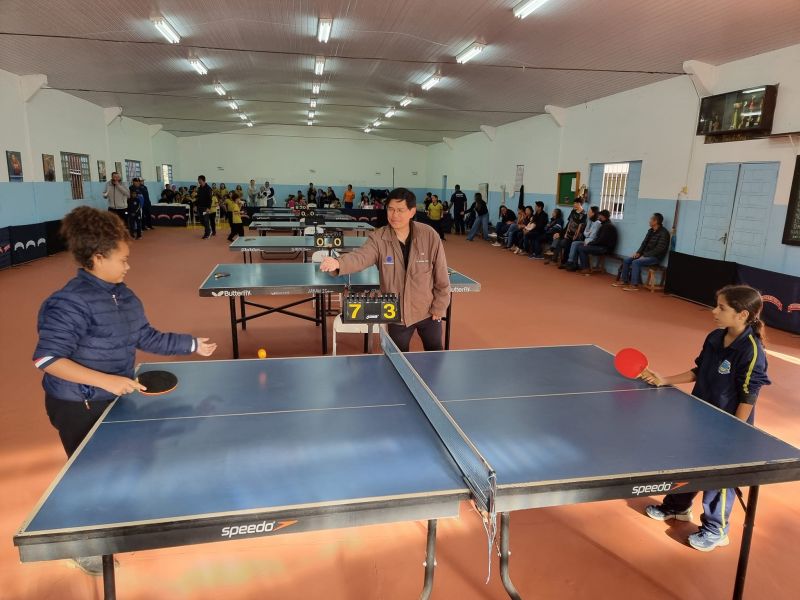 ALUNOS DA REDE MUNICIPAL PARTICIPAM DO CAMPEONATO DE TÊNIS DE MESA.