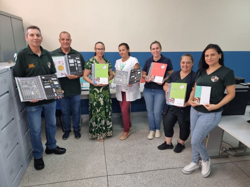 ASSAÍ RECEBE KITS DO PROGRAMA ROBÓTICA PARANÁ KIDS!