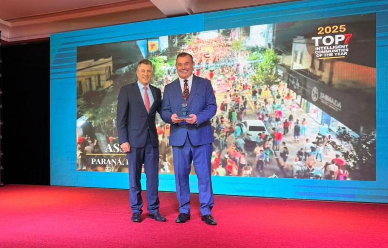 ASSAÍ RECEBE SEU TROFÉU DE TOP7, HOMOLOGANDO, PELO SEGUNDO ANO CONSECUTIVO, UM DOS 7 MELHORES CONCEITOS DE COMUNIDADES INTELIGENTES DO MUNDO