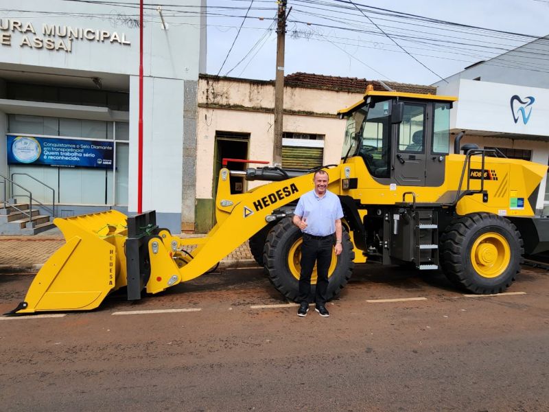 CHEGA A SEGUNDA MÁQUINA DA 3ª PATRULHA RURAL DE ASSAÍ: A PÁ CARREGADEIRA