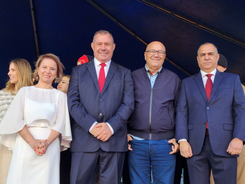 DESFILE COMEMORATIVO ABRE AS FESTIVIDADES DOS 93 ANOS DE ASSAÍ