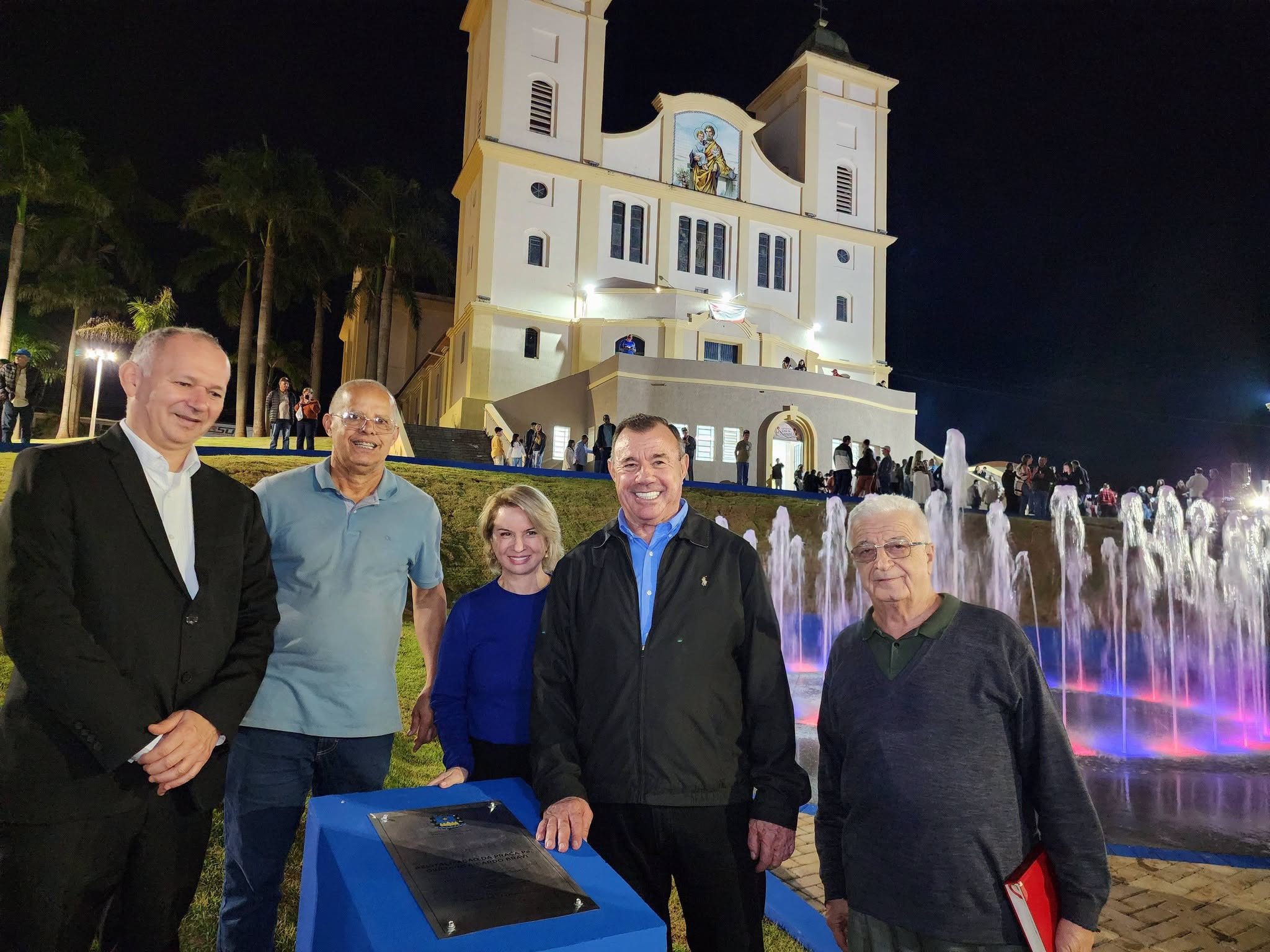INAUGURADA A REVITALIZAÇÃO DA PRAÇA RICARDO BRAVI.