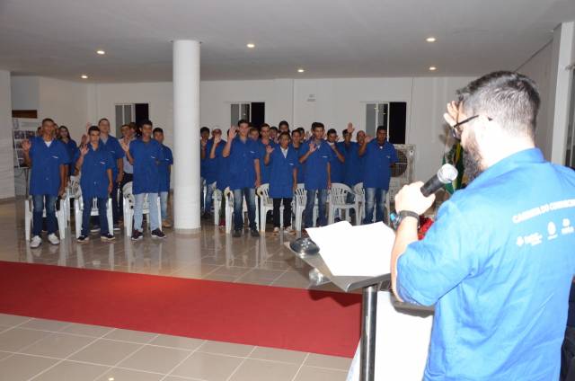 Entrega de certificados do curso de manutenção de motocicletas