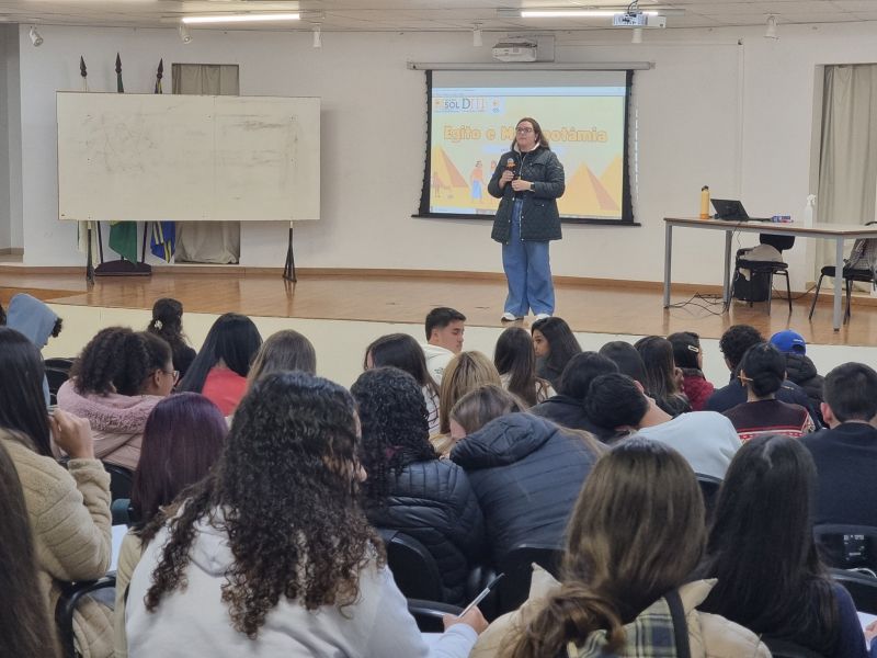 ESTUDANTES DE ASSAÍ JÁ INICIARAM O CURSO PREPARATÓRIO PARA ENEM E VESTIBULARES