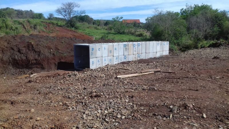 FINALIZAÇÃO DA INSTALAÇÃO DAS ADUELAS DA AV. TSURUO TANNO