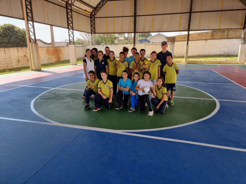FINALIZADA A PINTURA DA QUADRA DA ESCOLA PE FRANÇA WOLKERS.