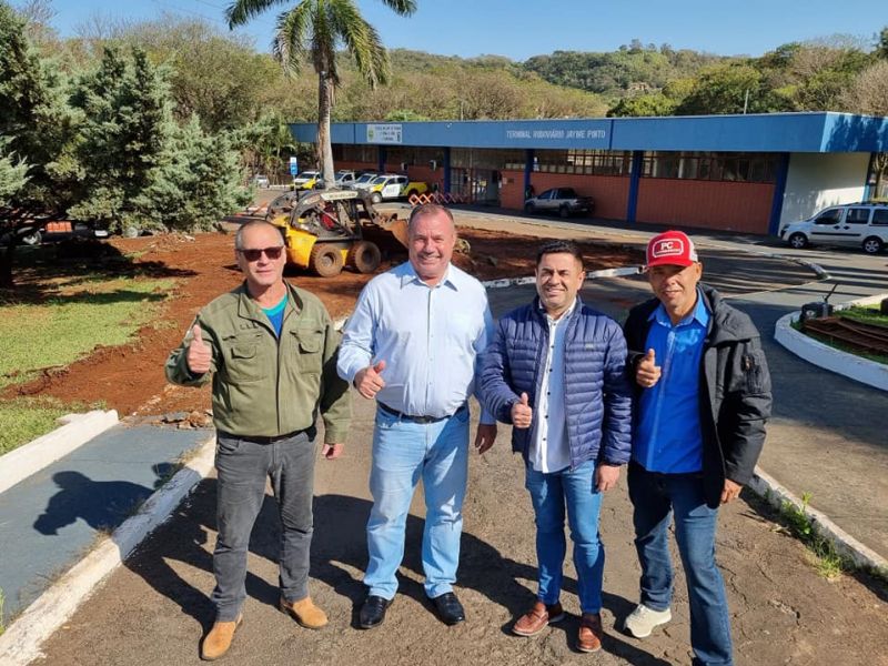 INICIADA A CONSTRUÇÃO DA PRAÇA DA BÍBLIA  DE ASSAÍ.