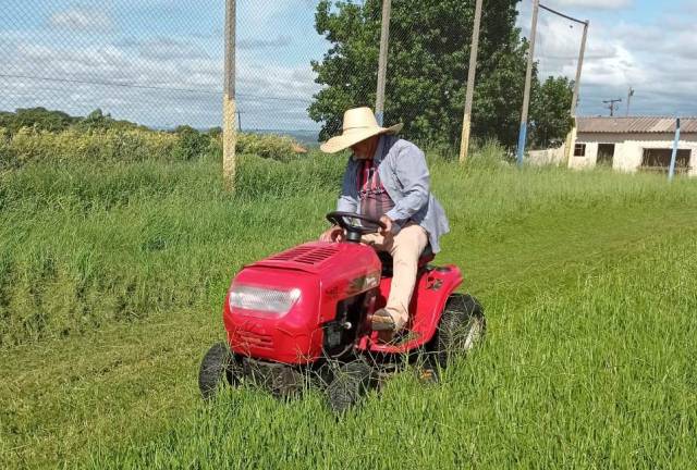 LIMPEZA DAS PRAÇAS ESPORTIVAS