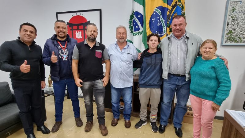 Prefeito recebe o aluno Endryu do Ceep Assaí