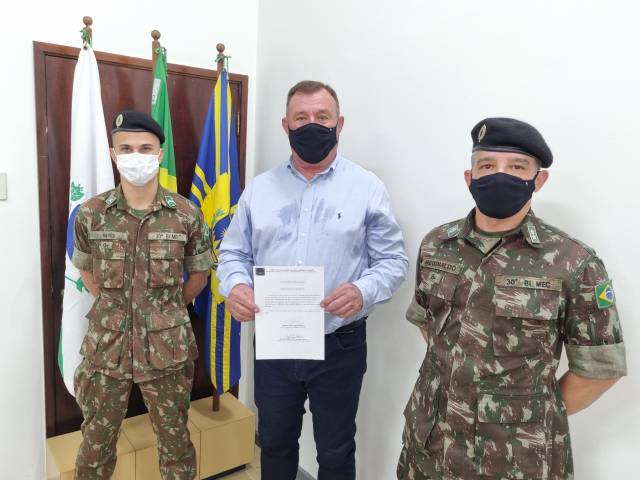 PREFEITO TOMA POSSE COMO PRESIDENTE DA JUNTA DE SERVIÇO MILITAR