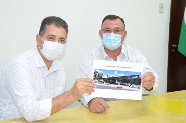 PREFEITO TUTI APRESENTA O PROJETO DO TERMINAL DO TRABALHADOR  PARA O DEPUTADO COBRA REPÓRTER.