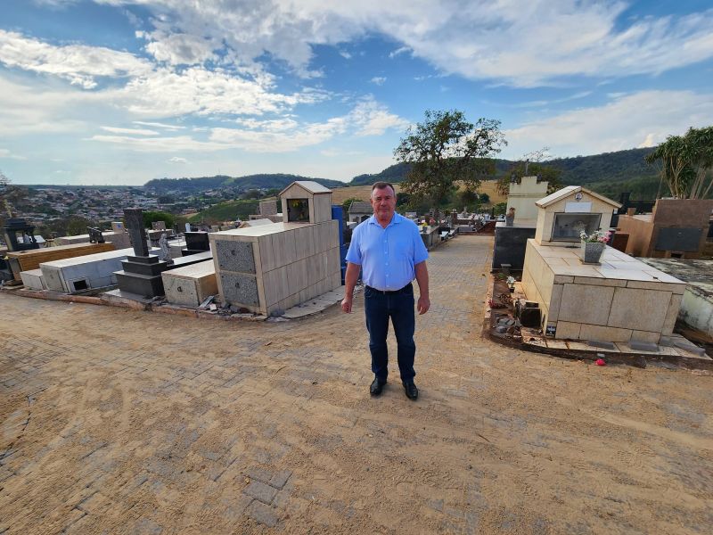 PREFEITO TUTI BOMTEMPO ACOMPANHA OBRAS DE REVITALIZAÇÃO E AMPLIAÇÃO DO CEMITÉRIO MUNICIPAL