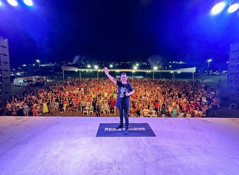 PREFEITO TUTI E COMUNIDADE CRISTÃ COMEMORAM A FESTA DA BÍBLIA COM SHOW DE REGIS DANESE.