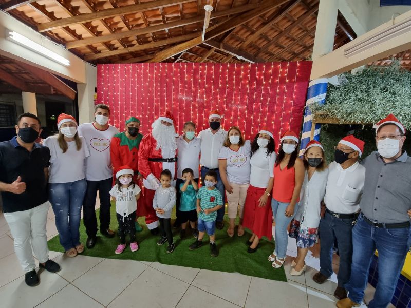 PREFEITO TUTI  LEVA O PAPAI NOEL AO PAU DALHO DO SUL