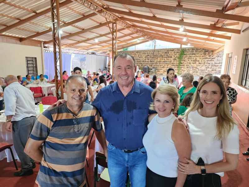 PREFEITO TUTI PARTICIPA DA COMEMORAÇÃO AO DIA DAS MÃES DO PROJETO CASA ABERTA.
