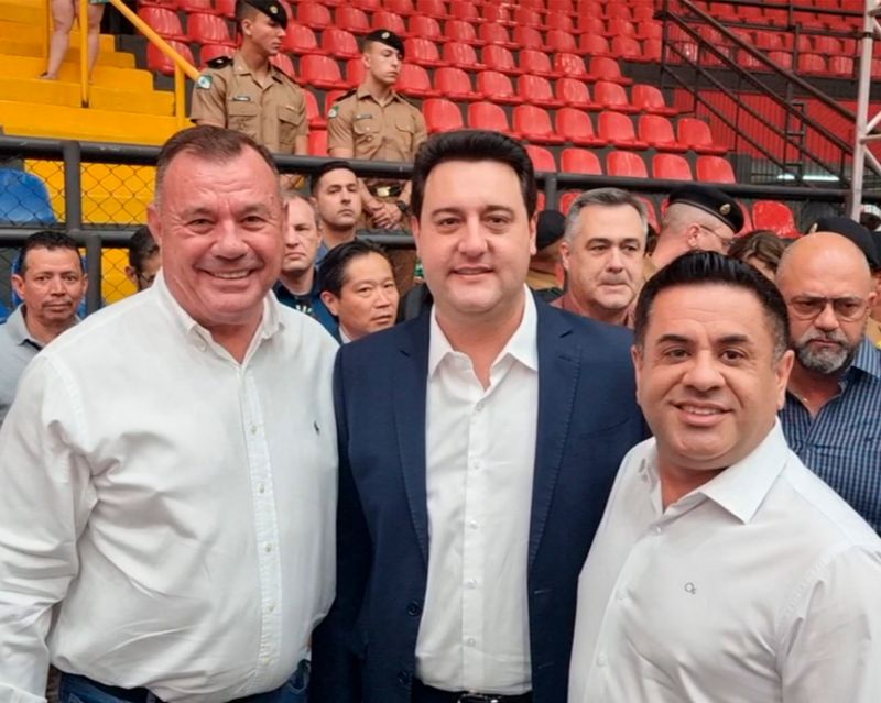 PREFEITO TUTI PARTICIPA DA FORMATURA DE NOVOS POLICIAIS EM LONDRINA