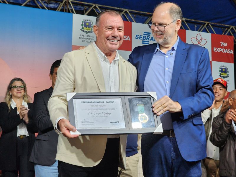 PREFEITO TUTI RECEBE COMENDA MECENAS DA INOVAÇÃO DO PARANÁ DURANTE A EXPOASA
