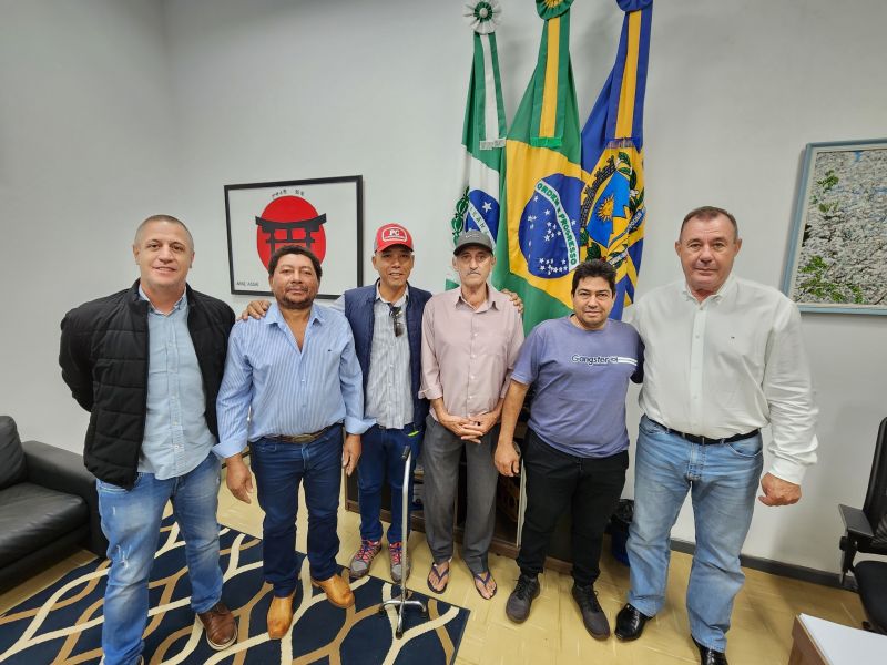 PREFEITO TUTI RECEBE MORADORES DA VILA RURAL.