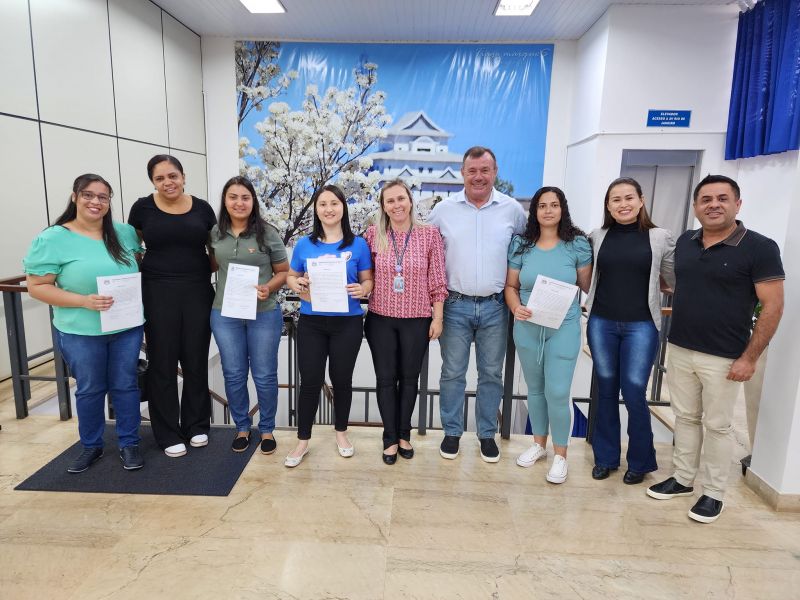 PREFEITURA CONTRATA MAIS QUATRO SERVIDORAS.