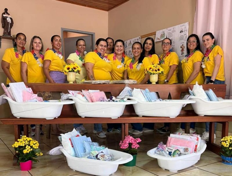 PREFEITURA ENTREGA NOVOS KITS DE MATERNIDADE PARA GESTANTES DA VILA NOVA.