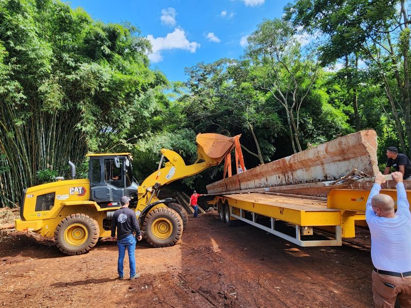 PREFEITURA RECONSTRÓI PONTE NA SEÇÃO TIGRINHO