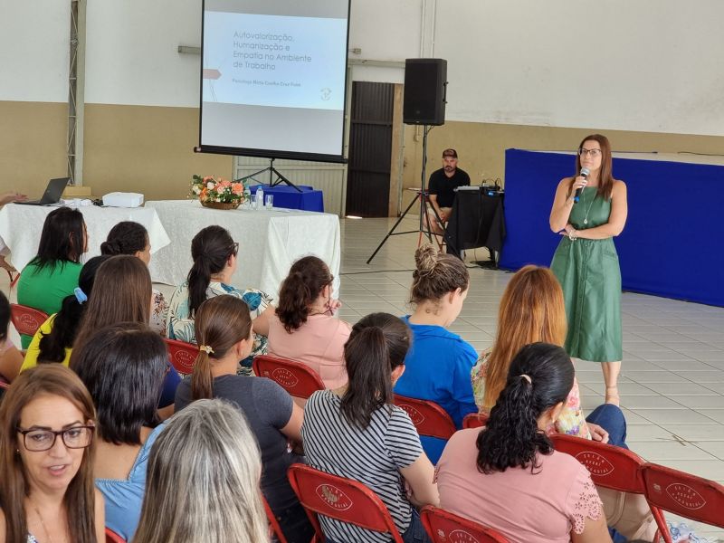PROFISSIONAIS DA EDUCAÇÃO  PARTICIPAM DE FORMAÇÃO PEDAGÓGICA PARA O VOLTA ÀS AULAS.