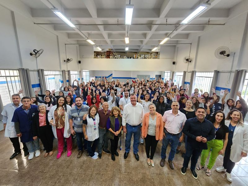 PROGRAMA SAÚDE NA ESCOLA ATENDE ALUNOS DO COLÉGIO ESTADUAL CARRÃO