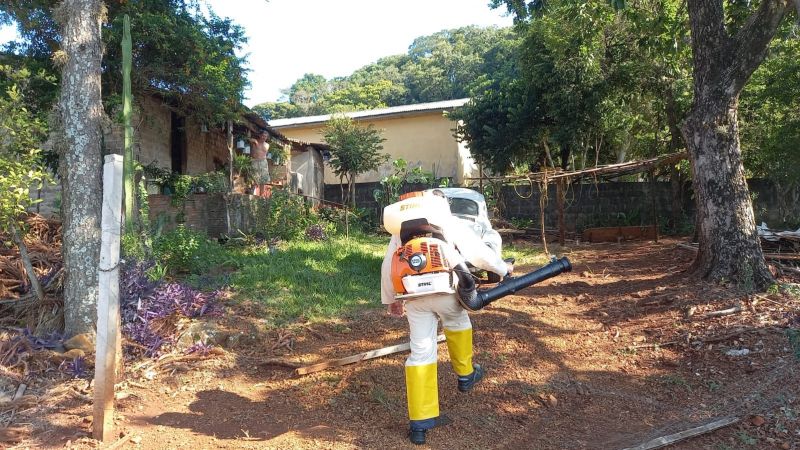 SAÚDE REALIZA BLOQUEIO QUÍMICO CONTRA A DENGUE.