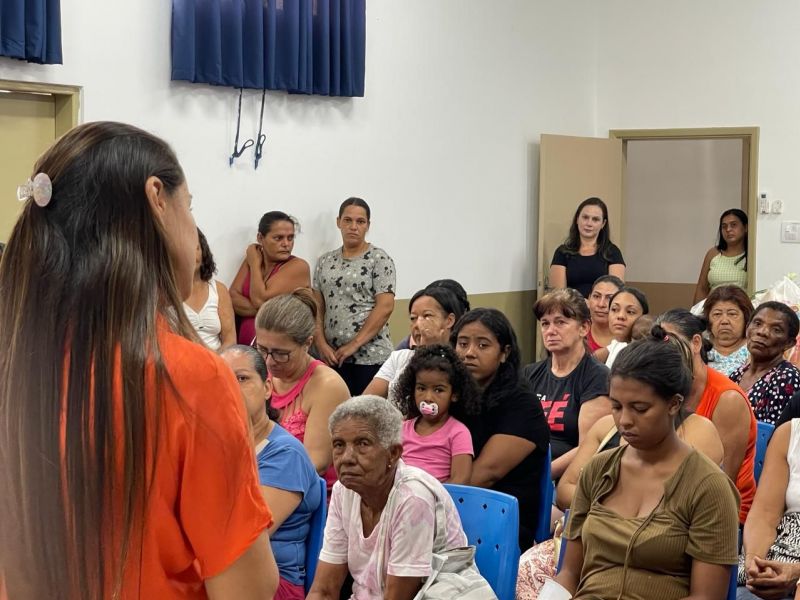 SECRETARIA DE ASSITÊNCIA SOCIAL DISTRIBUI CESTAS DE VERDURAS E FRUTAS