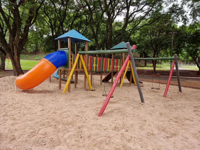 SUBSTITUIÇÃO DA AREIA DOS PARQUINHOS INFANTIL.