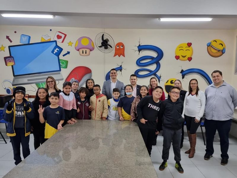 TRANSFORMAÇÃO DO SISTEMA EDUCACIONAL DO MUNICÍPIO DE ASSAÍ